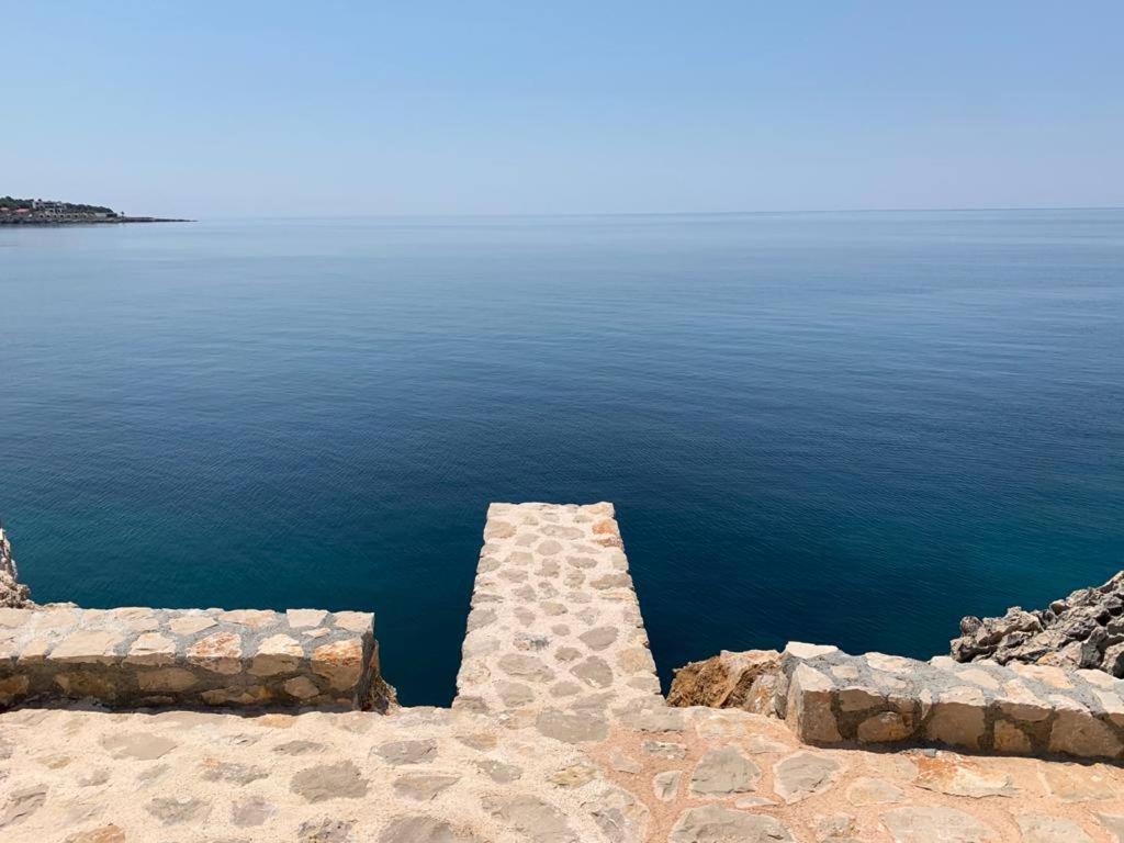 Lux Apartments Pinctada Dobra Voda Bagian luar foto