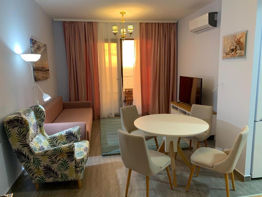 Lux Apartments Pinctada Dobra Voda Bagian luar foto