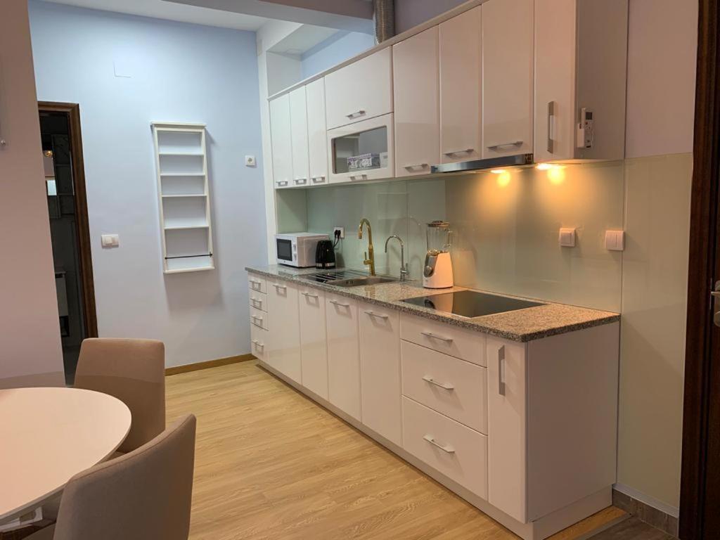 Lux Apartments Pinctada Dobra Voda Bagian luar foto