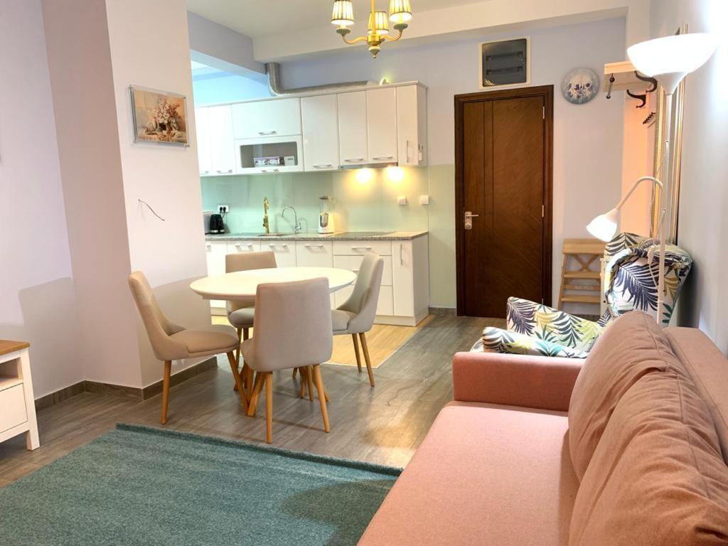 Lux Apartments Pinctada Dobra Voda Bagian luar foto