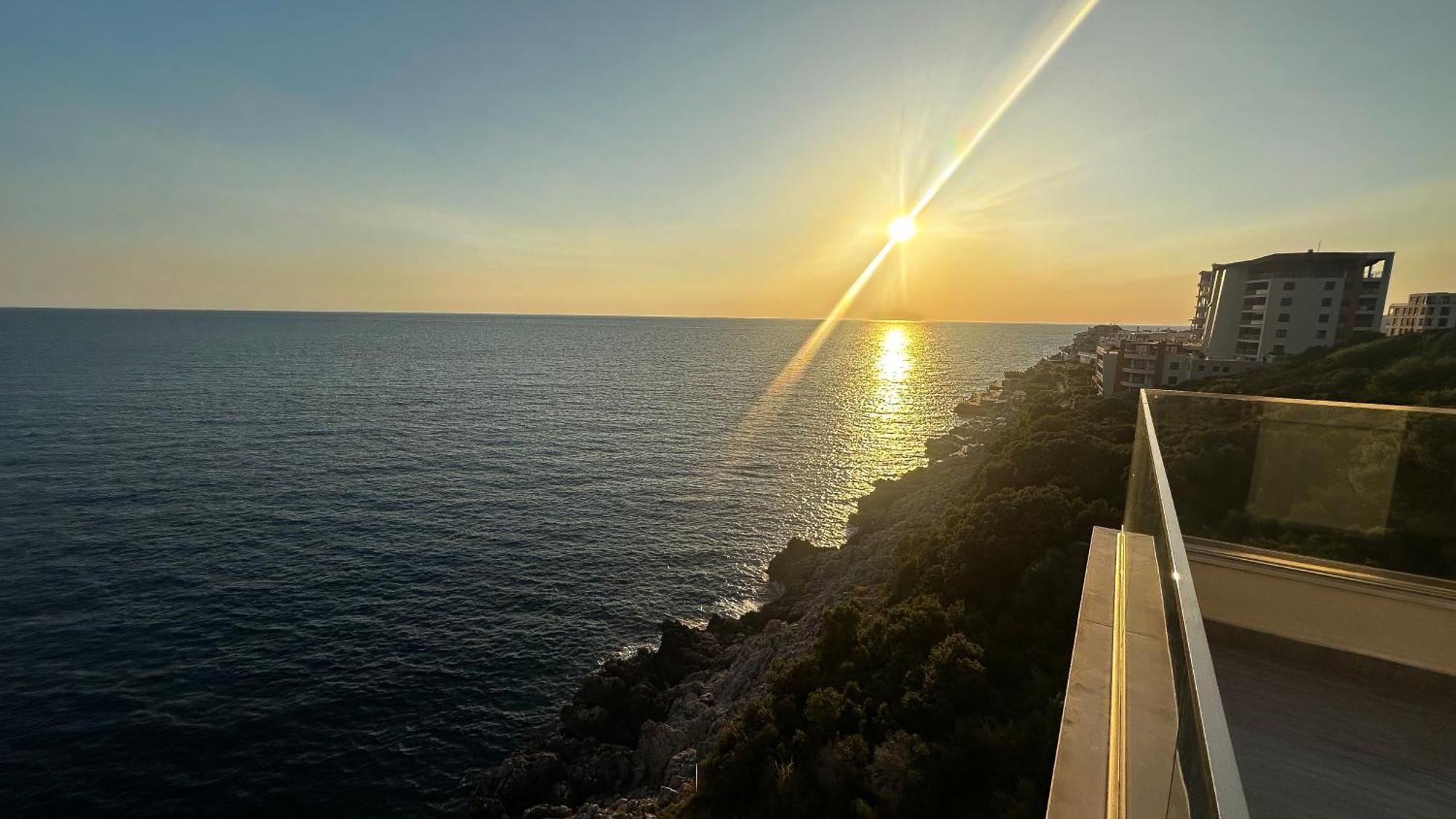 Lux Apartments Pinctada Dobra Voda Bagian luar foto